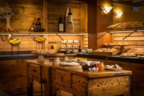 Jídlo v hotelu nebo okolí