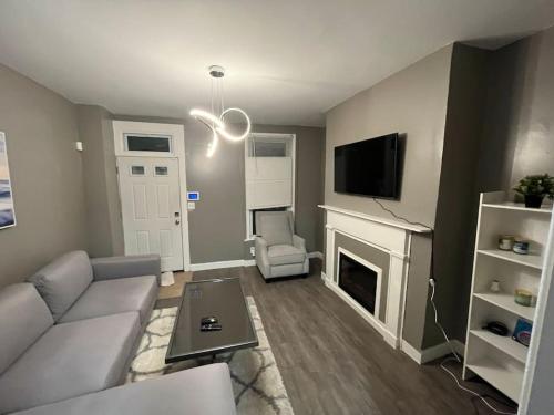 Hollins Residence – Photos 2