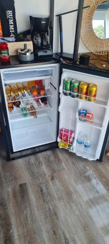 Dapur atau dapur kecil di Oasis Glamping Tena Cun Vía La Mesa Anapoima