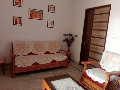 Postel nebo postele na pokoji v ubytování Jaipur Marigold Homestay