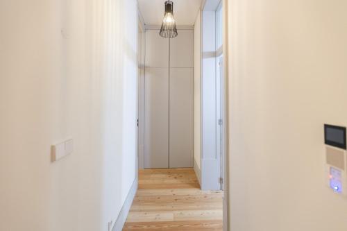 FLH Downtown Marble Apartment
