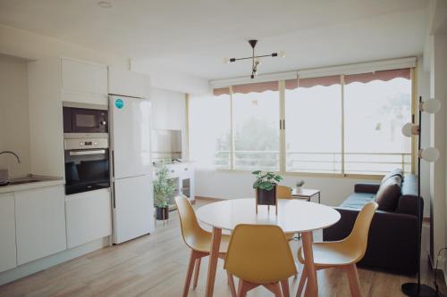 Ático Moderno con piscina y parking cerca de la playa