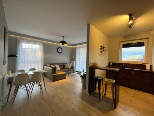 Yellow - Bastion Wałowa EV center free parking in garage