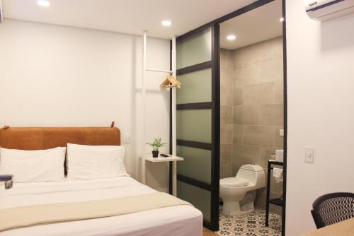 Koupelna v ubytování 574 Hotel