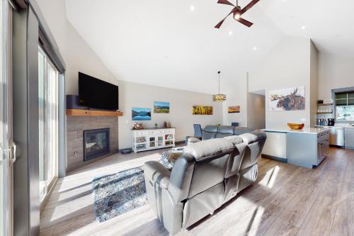 112 Eagle Ridge Drive – Photos 2
