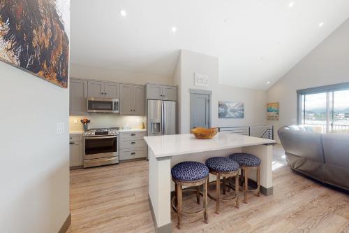 112 Eagle Ridge Drive – Photos 4