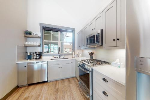 112 Eagle Ridge Drive – Photos 5