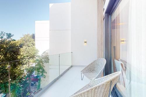 Pure Tulum 303