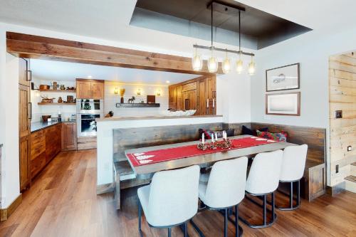 Mountainside Magic – Photos 5