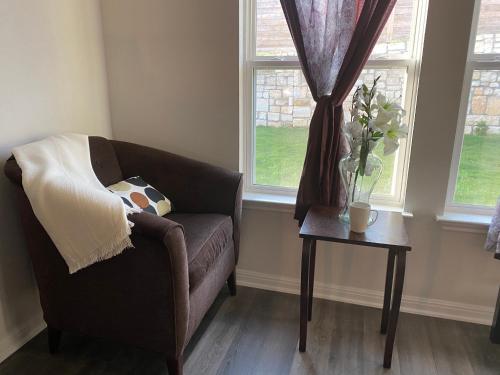 King Bed Suite – Photos 3