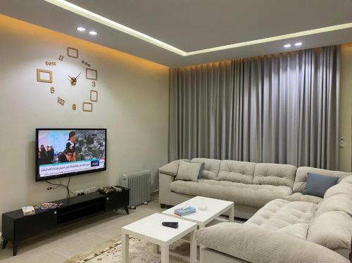 Independent villa, 3 floors, 5 bedrooms, 6 bathrooms