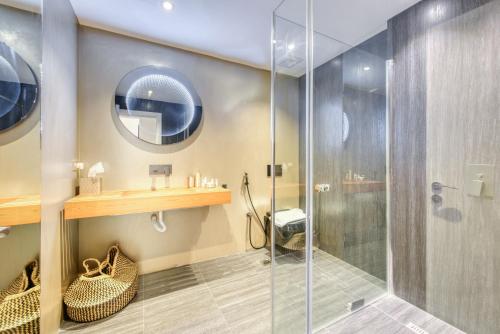 Koupelna v ubytování Maison Privee - Sun Sand & Dubai Luxury at JBR Beach