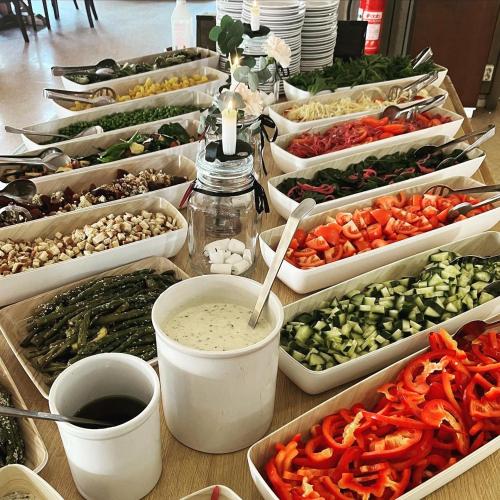 Comida en o cerca de este hotel