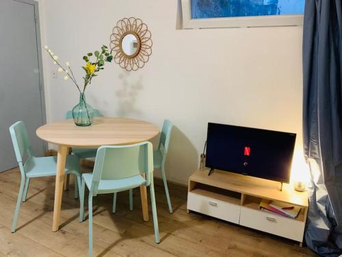 TV a/nebo společenská místnost v ubytování cocooning modern design studio