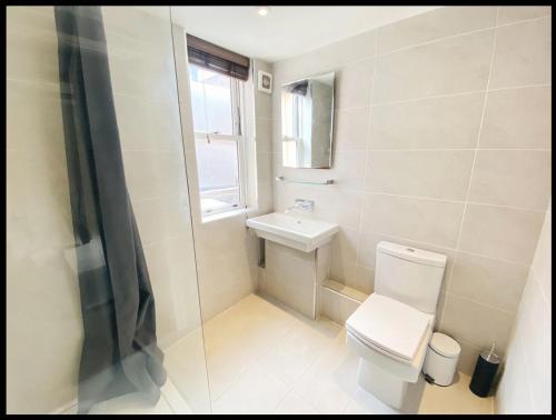Kúpeľňa v ubytovaní Self-contained Studio in Central London property Unit 4