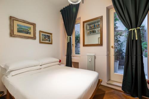 Chic and Style in Historical Via Giulia