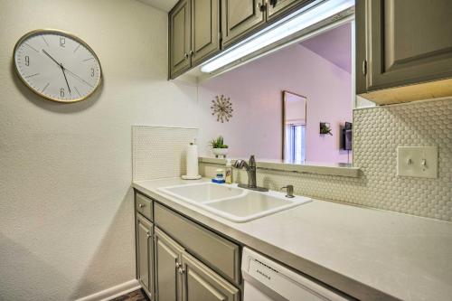 Gallery image of Graham Haus River Condo Walk to Schlitterbahn! in New Braunfels