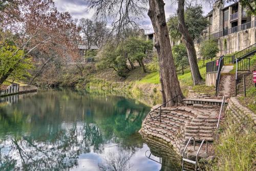 Gallery image of Graham Haus River Condo Walk to Schlitterbahn! in New Braunfels