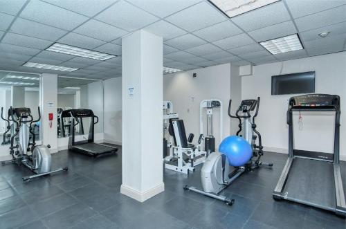 Fitness centrum a/nebo fitness zařízení v ubytování All-New, Private, Huge TV, Heated Pool, Tiki Bar