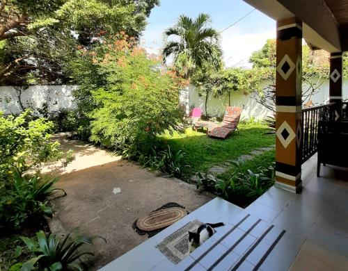 Сад в Casa Hotel Sinkiling Gambia