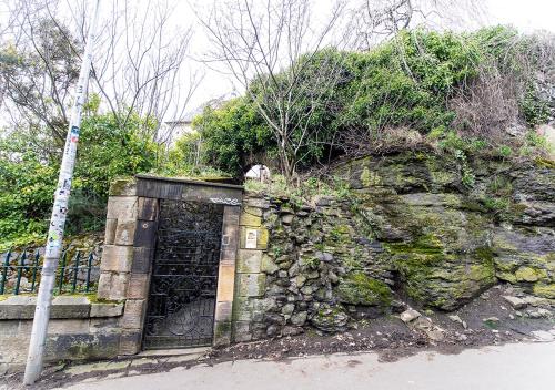 Rock House - Photographer's Studio - Historic Gem in the heart of the City photo 33