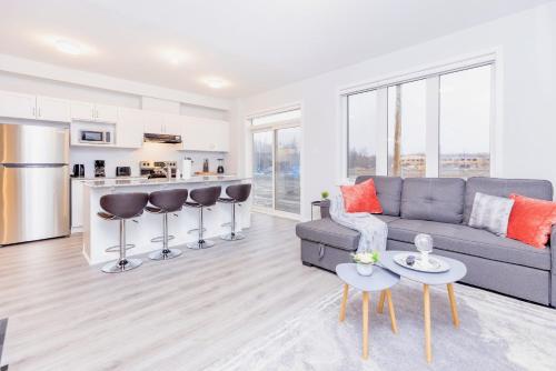 Near DT Ottawa - Contemporary 3BR Townhouse