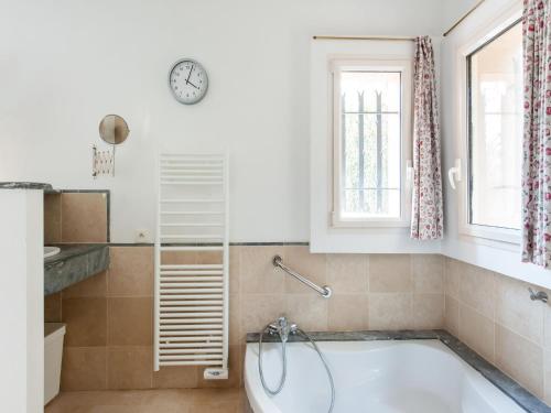 Kúpeľňa v ubytovaní Holiday Home in France with Private Pool