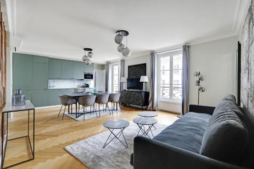 Pick A Flat's Apartments in Montmartre - Rue Lepic