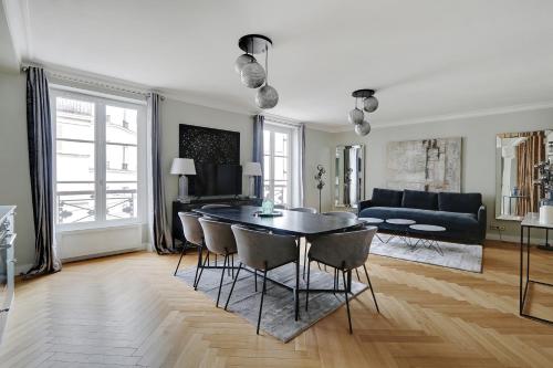 Pick A Flat's Apartments in Montmartre - Rue Lepic