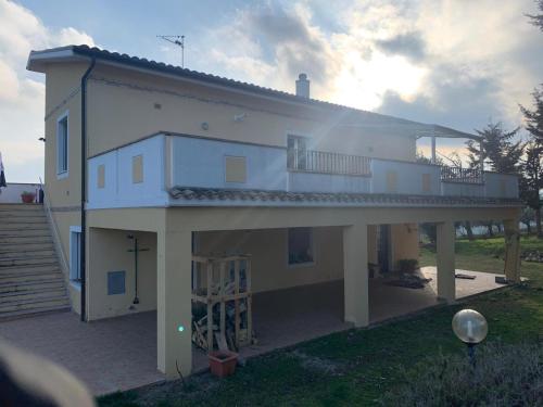 Beautiful mountain view home in Castilenti