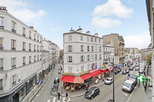 Pick A Flat's Apartments in Montmartre - Rue Lepic