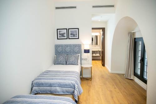 nQn Aparts & Suites Sevilla photo 43