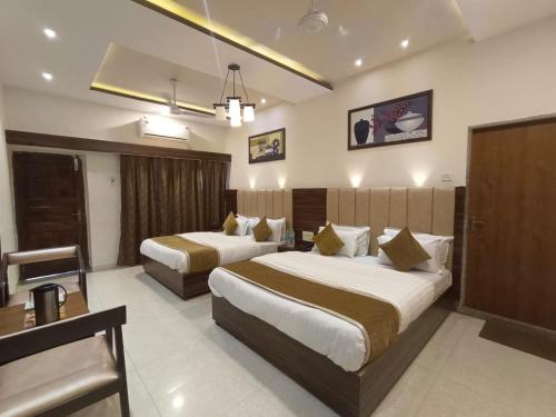 Gallery image of HOTEL GOLDEN VEENA- MOUNT ABU- 1 km FROM NAKKI LAKE in Mount Ābu