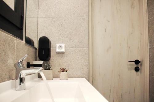 Koupelna v ubytování Exarchia House Project