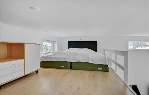 מיטה או מיטות בחדר ב-2 Bedroom Nice Home In Hvidovre