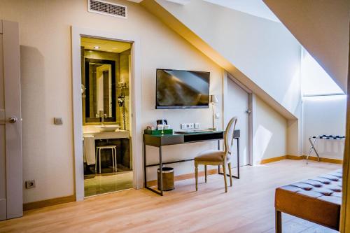 Hotel Meninas - Boutique Opera Image