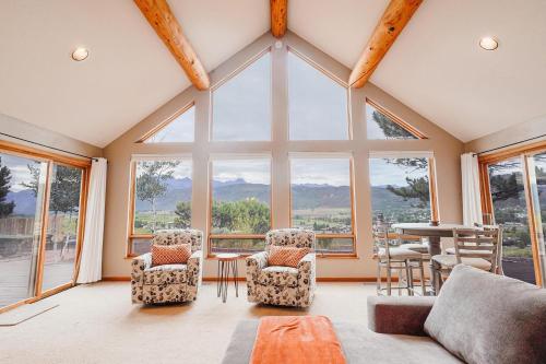 310 Vista Drive – Photos 2