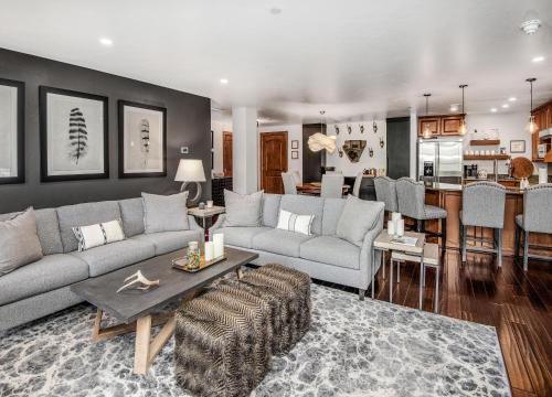 Ascent Residence 302 – Photos 3