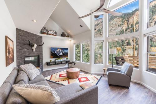1482 Oak - Grandview – Photos 2
