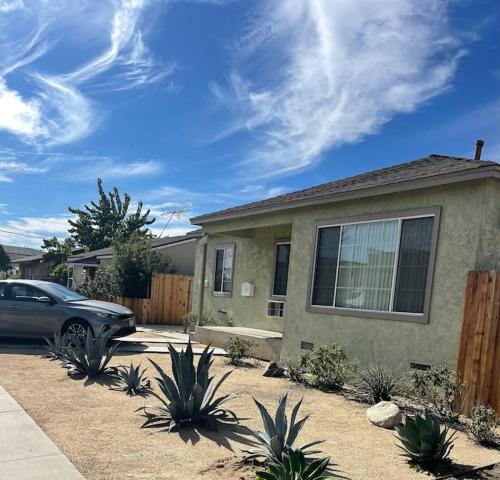 Sunny 3-Bedroom Hacienda
