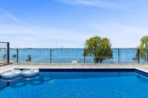 NEW - Elements on the Waters Edge Woodlands picture