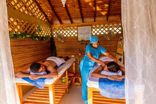 Επισκέπτες που μένουν στο Hotel Isla Lizamar