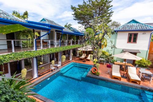 una foto della piscina della villa di Pier 42 Boutique Pool Villa Chalong a Ban Na Kok