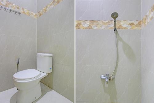 2 fotografias de uma casa de banho com um WC e um chuveiro em OYO 92071 Yusman Homestay Syariah em Glagah