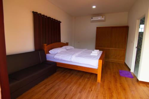 Fotografie z fotogalerie ubytování บ้านสวนมะม่วงรีสอร์ท v destinaci Ban Klang