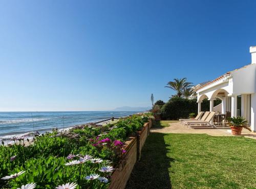 Charming Villa on the seafront