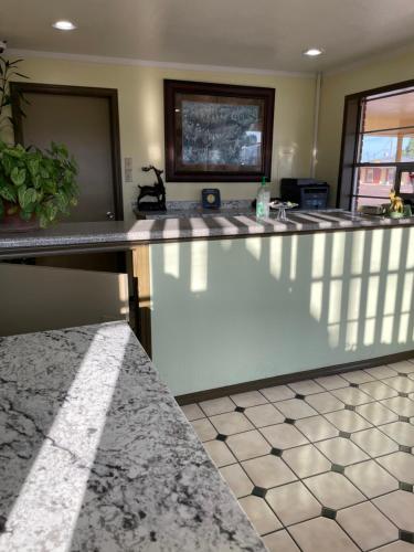 Antlers Budget Inn – Photos 3
