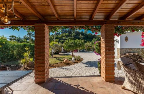 Villa con piscina cerca de la playa