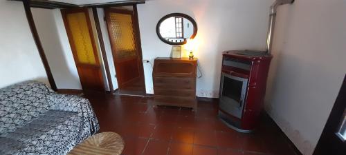 Ruang duduk di Characteristic house Aquasanta