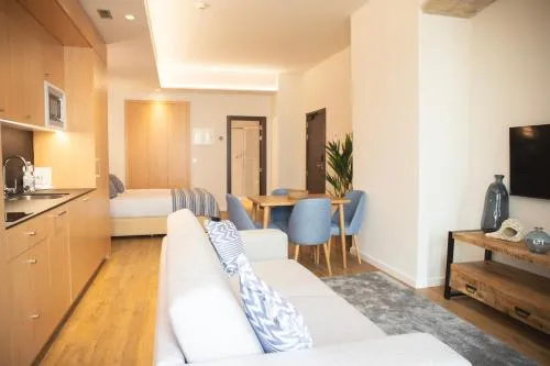 nQn Aparts & Suites Sevilla photo 4